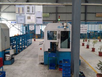 speed rotating spindle with a cnc cutting